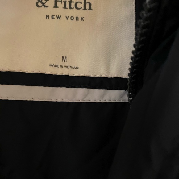 Abercrombie & Fitch puffer Jacket - Picture 8 of 8